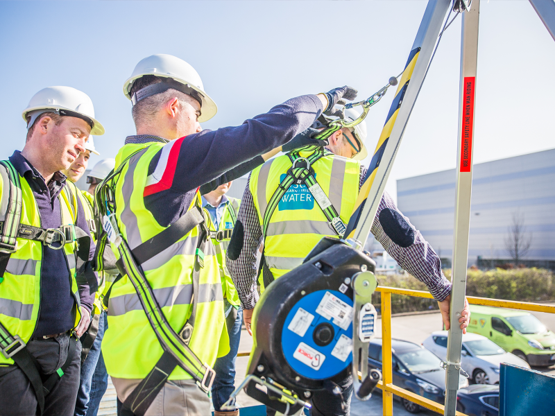 1 Day Confined Space Training Course and Escape BA